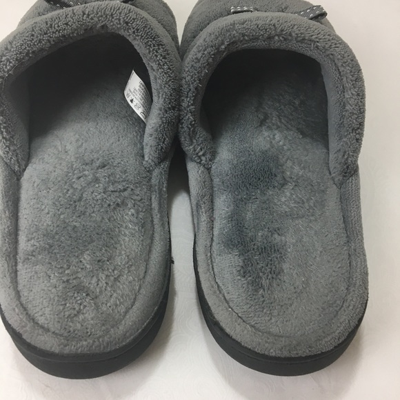 Isotoner Grey Slippers Size 9.5-10 - Picture 4 of 8